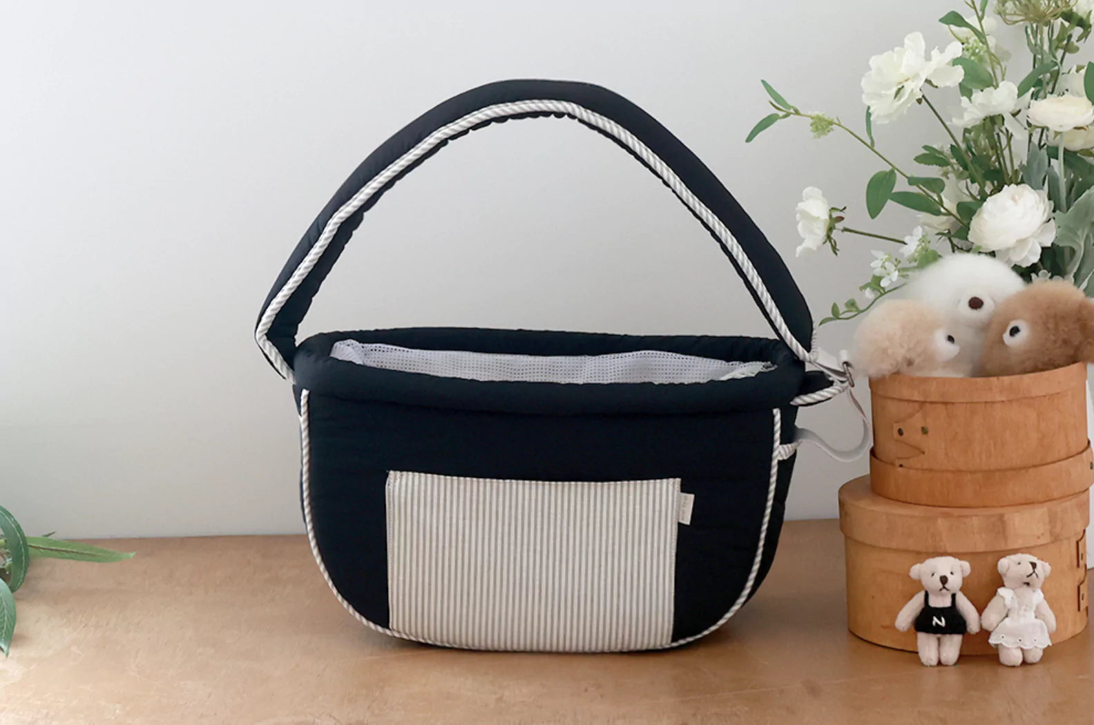 Black Tarte Bag (With Cushion)